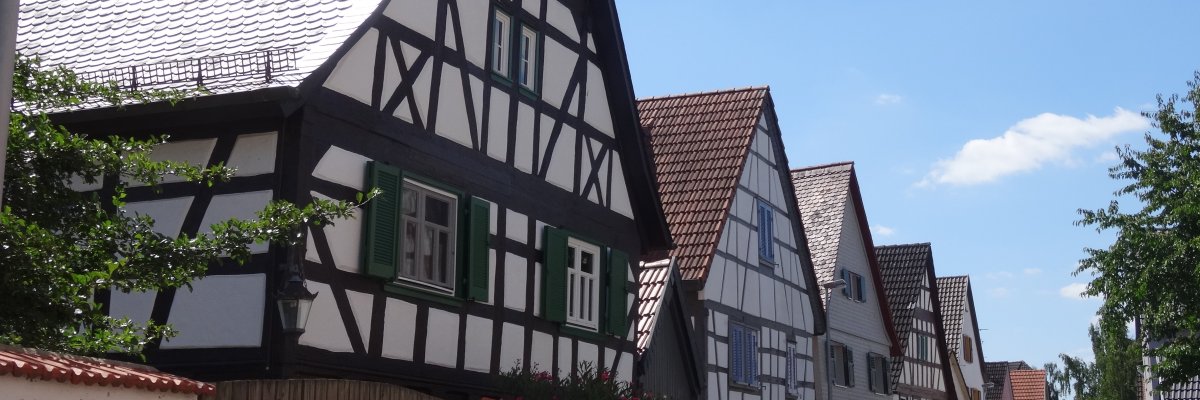 Lädliche Entwicklung Fachwerkhäuser