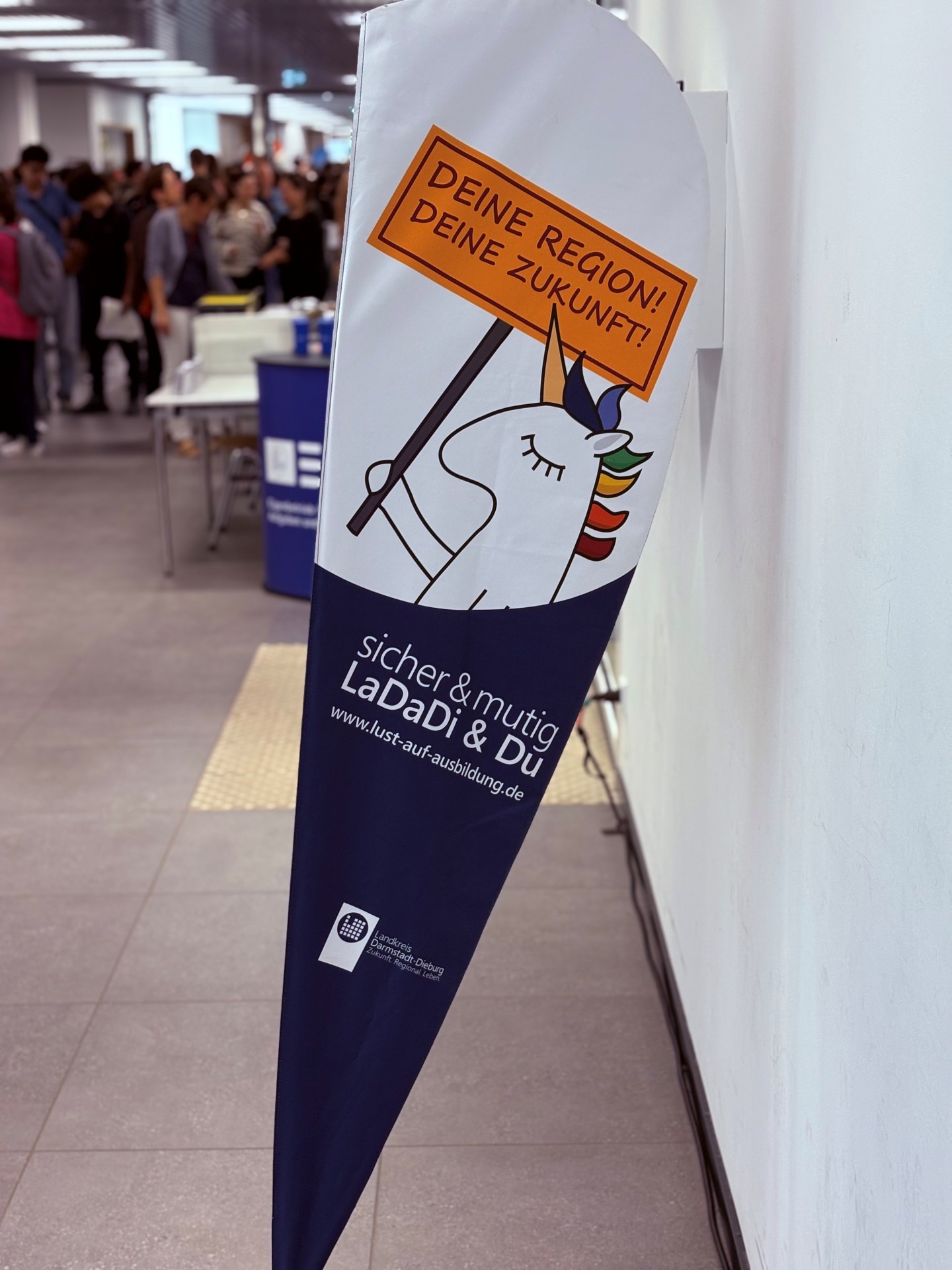 Beachflag mit Landkreis Einhorn 