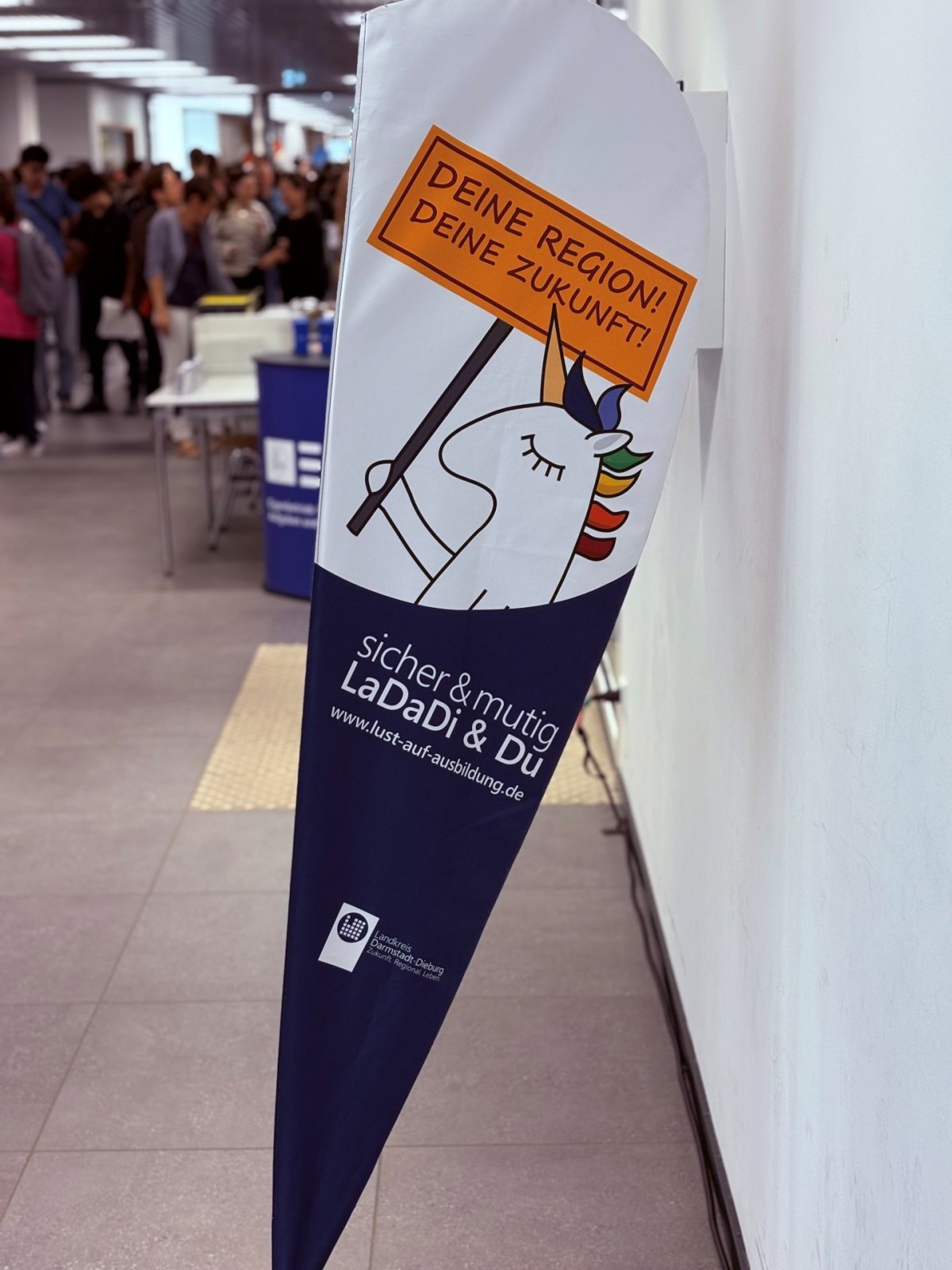 Beachflag mit Landkreis Einhorn 