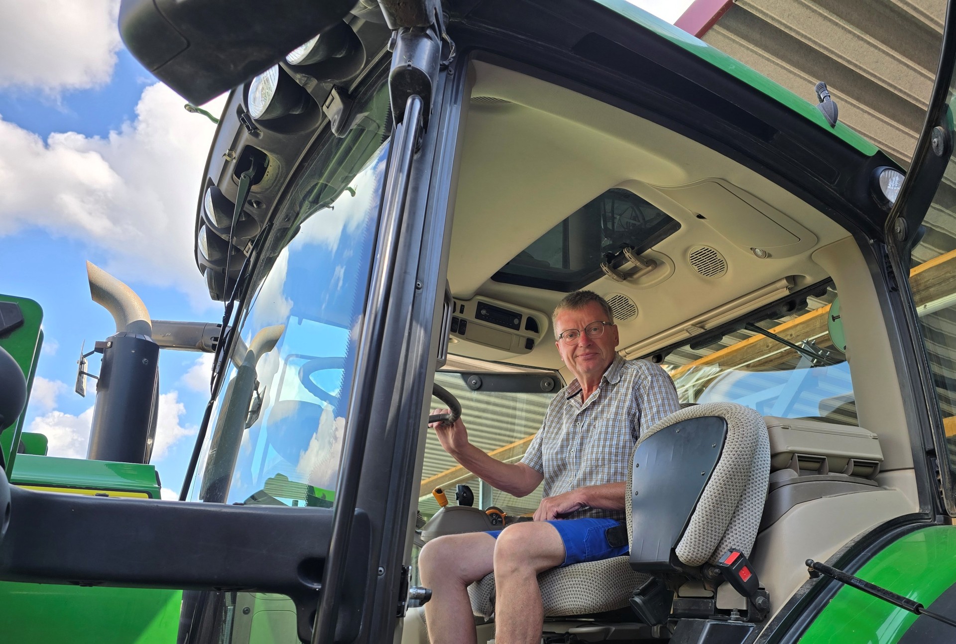 Karlheinz Rück Kreislandwirt Karlheinz Rück auf einem Traktor.